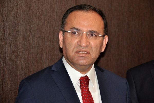 Bekir Bozdağ'dan Barzani'nin referandum kararına tepki