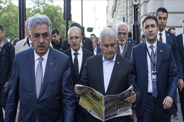 Binali Yıldırım'ın Londra ziyareti şehir turuyla sona erdi