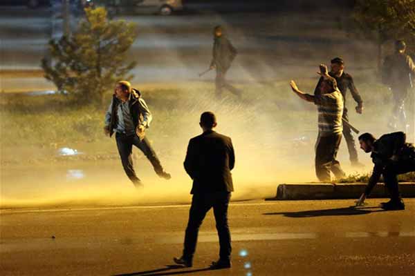 Cumhuriyet Üniversitesi'nde polis müdahalesi
