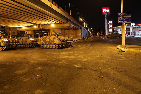 Diyarbakır'da sokağa çıkma yasağı uzatıldı