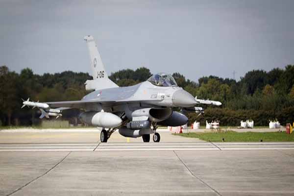 Danimarka Kuveyt'e F16 gönderdi