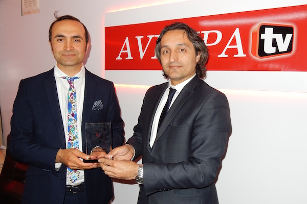 Türk-İngiliz Gazeteciler Birliği Avrupa Gazetesi'ni ödüllendirdi