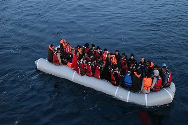 İtalya açıklarında 120 göçmen ölümden döndü