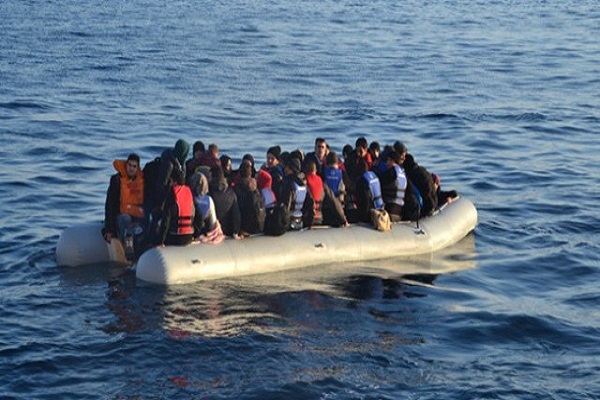 Akdeniz'de iki göçmen teknesi battı yüzlerce kişi kayıp