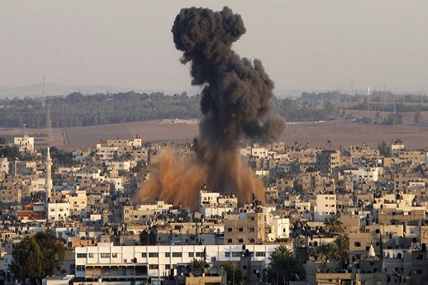 İsrail Gazze'nin güneyini bombaladı
