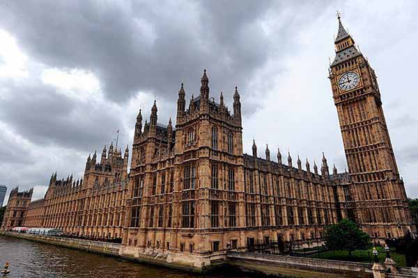 İngiliz Parlamentosu IŞİD kararını aldı