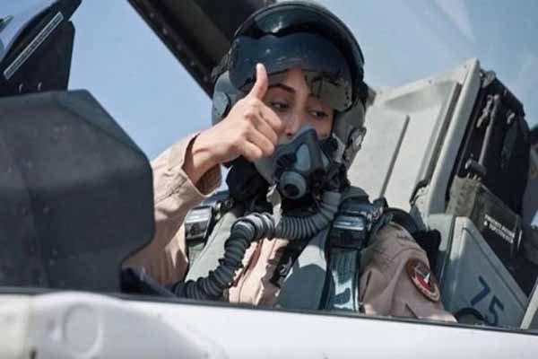 IŞİD'i vuran kadın savaş pilotu