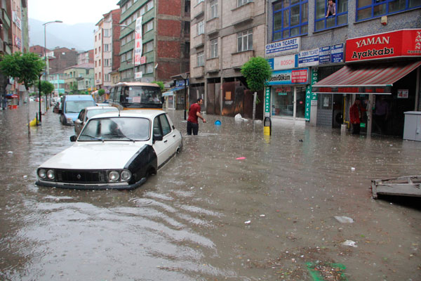 İstanbul'u vuran selde mağdur vatandaşların masrafları karşılanacak mı