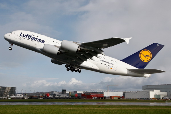 Lufthansa pilotları grev süresini uzattı