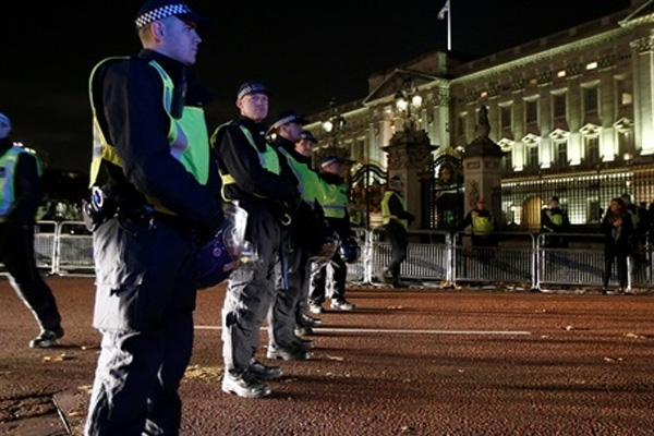 Manchester'daki patlamanın ardından gözaltına alınanların sayısı artıyor