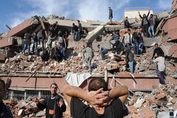 Marmara Depreminde hayatını kaybedenler için anma töreni