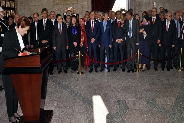 İyi Parti'nin kurucusu Meral Akşener Anıtkabir'i ziyaret etti