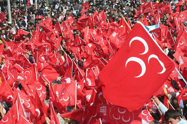 Meral Akşener'e destek için 150 kişi MHP'den istifa etti