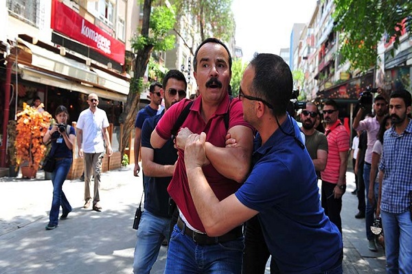 Başkentte toplanan gruba polis müdahalesi