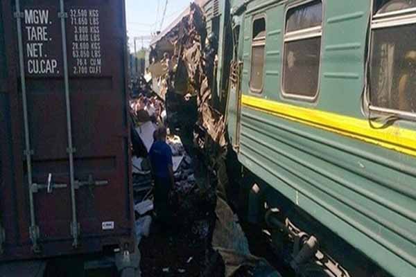 Trenin çarptığı 14 mülteci öldü
