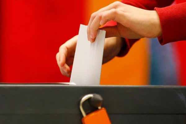 Birleşik Krallık'taki Türklerin katılımı düşüktü