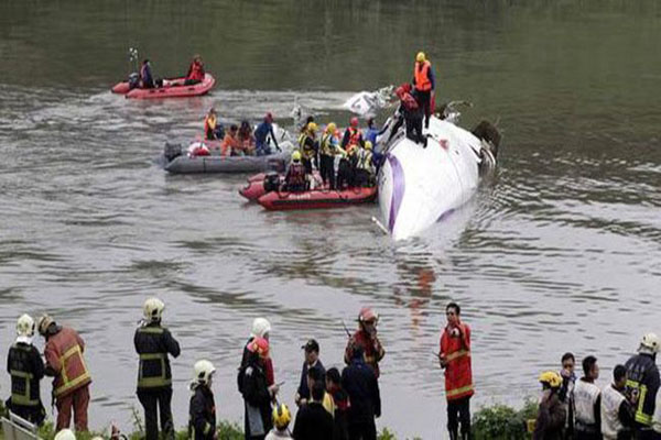 Tayvan'da uçak kazasında ölü sayısı artıyor