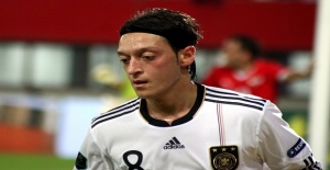 Mesut Özil Almanya Milli Takımından ayrıldı