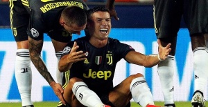 Kırmızı kart gören Ronaldo gözyaşlarını tutamadı