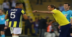 Fenerbahçeli teknik direktör Cocu, Mehmet Topal'a tepkili