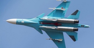 Rus savaş uçakları havada çarpıştı