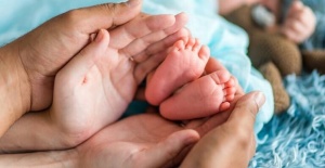 Çift rahimli kadın önce tek sonra ikiz doğurdu