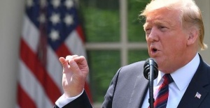 Trump'ın oy kaygısı nedeniyle elektronik sigara yasağından vazgeçtiği iddiası