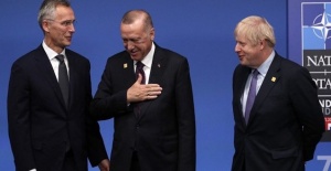 Stoltenberg: Dünya değiştikçe biz de değiştik
