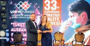 Londra’dan İstanbul'da başarı köprüsü,  Filiz Yener başarı ödülünü aldı