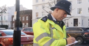 İngiltere’de Türk kökenli polis Ceyhun Uzun’a Kraliçe Elizabeth tarafından ödül ve takdir