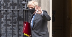 İngiltere Başbakanı Johnson, BBC'nin sahte belge üretmesine ilişkin rapor hakkında çok endişeli