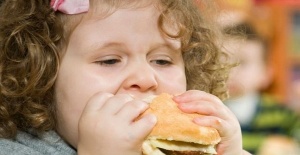 Pandemi döneminde İngiltere'de çocuklarda obezite tehlikesi