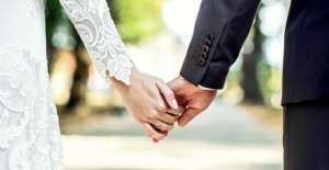 İngiltere ve Galler'de yasal evlenme yaşı 18'e çıkarıldı