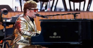 Elton John, İngiltere'de son konserini verdi