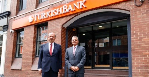KKTC Cumhurbaşkanı Ersin Tatar, Londra’daki Turkish Bank'ı ziyaret etti