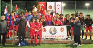 İngiltere Türk Toplumu Futbol Federasyonu 23 Nisan'ı çoşkuyla kutladı