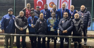 Londra TTFF Veteran 45 yaş liginde şampiyon Adana Demirspor