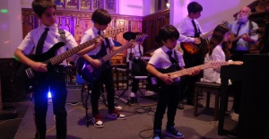 Dünyanın En Genç Rock Topluluğu Hokkabaz'dan solo konser