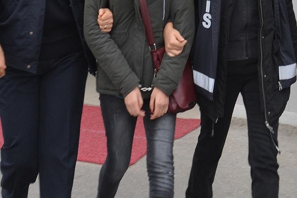 İzmir'de gözaltına alınan 3 terörist tutuklandı