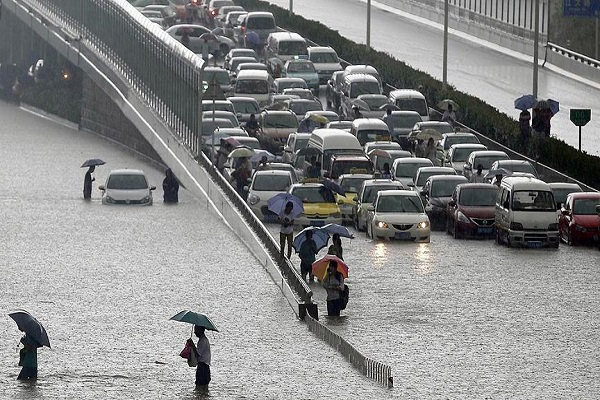 Çin'de şiddetli yağışlar 9 can aldı