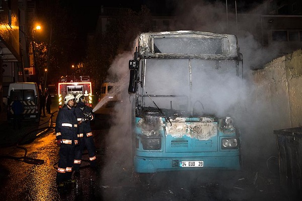 Bağcılar'da halk otobüsüne molotofkokteyli saldırı düzenlendi