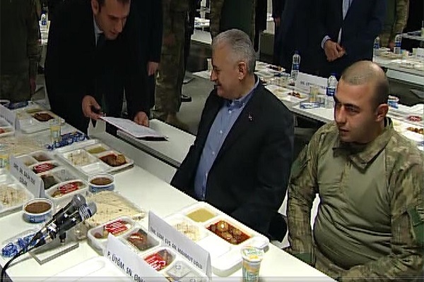 Başbakan ile aynı masaya oturmuştu acı haberi geldi