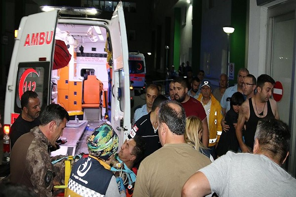 Giresun'da polis aracına yönelik saldırı, 3 polis yaralandı