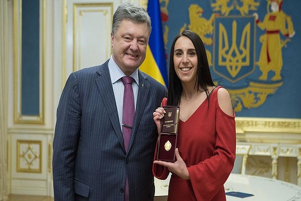 Ukrayna Devlet Başkanı, Jamala'ya 'halk sanatçısı' unvanını verdi
