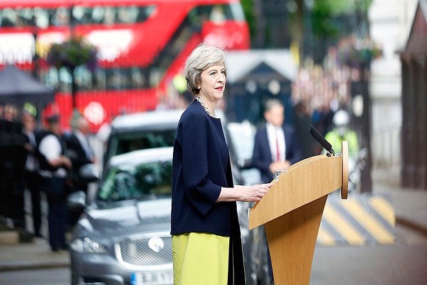 İngiltere'nin yeni Başbakanı Theresa May'dan ilk açıklamalar
