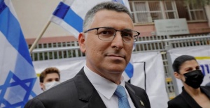Jahjah, Gideon Saar, Londra'da özgürce yürüyemez