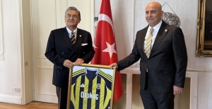 Fenerbahçeliler’den Londra Başkonsolosu Hasan Ulusoy’a ziyaret